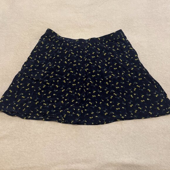 Crepe Floral Mini Skirt Size M - Picture 1 of 7